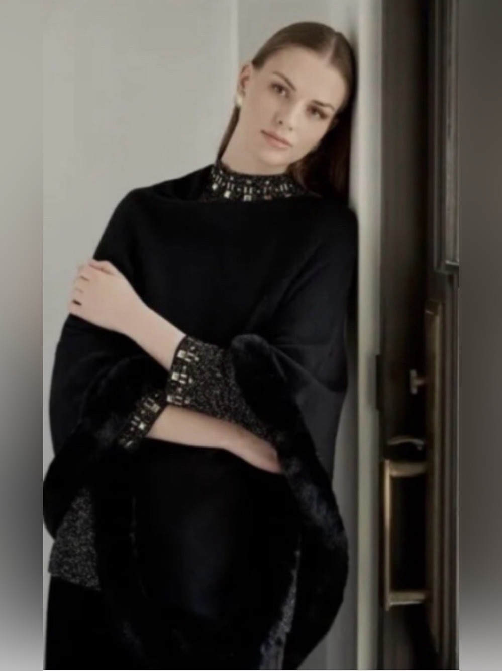 🌟Ming Wang Black Glitter Knit Tunic Sweater with Gold Beaded Neckline🌟